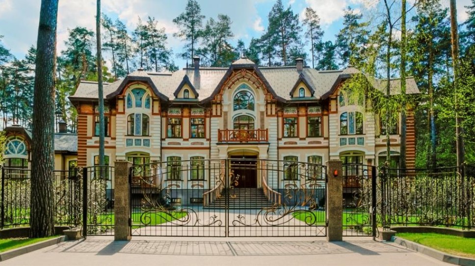 Дворец, 3000 кв.м., 4 миллиарда рублей